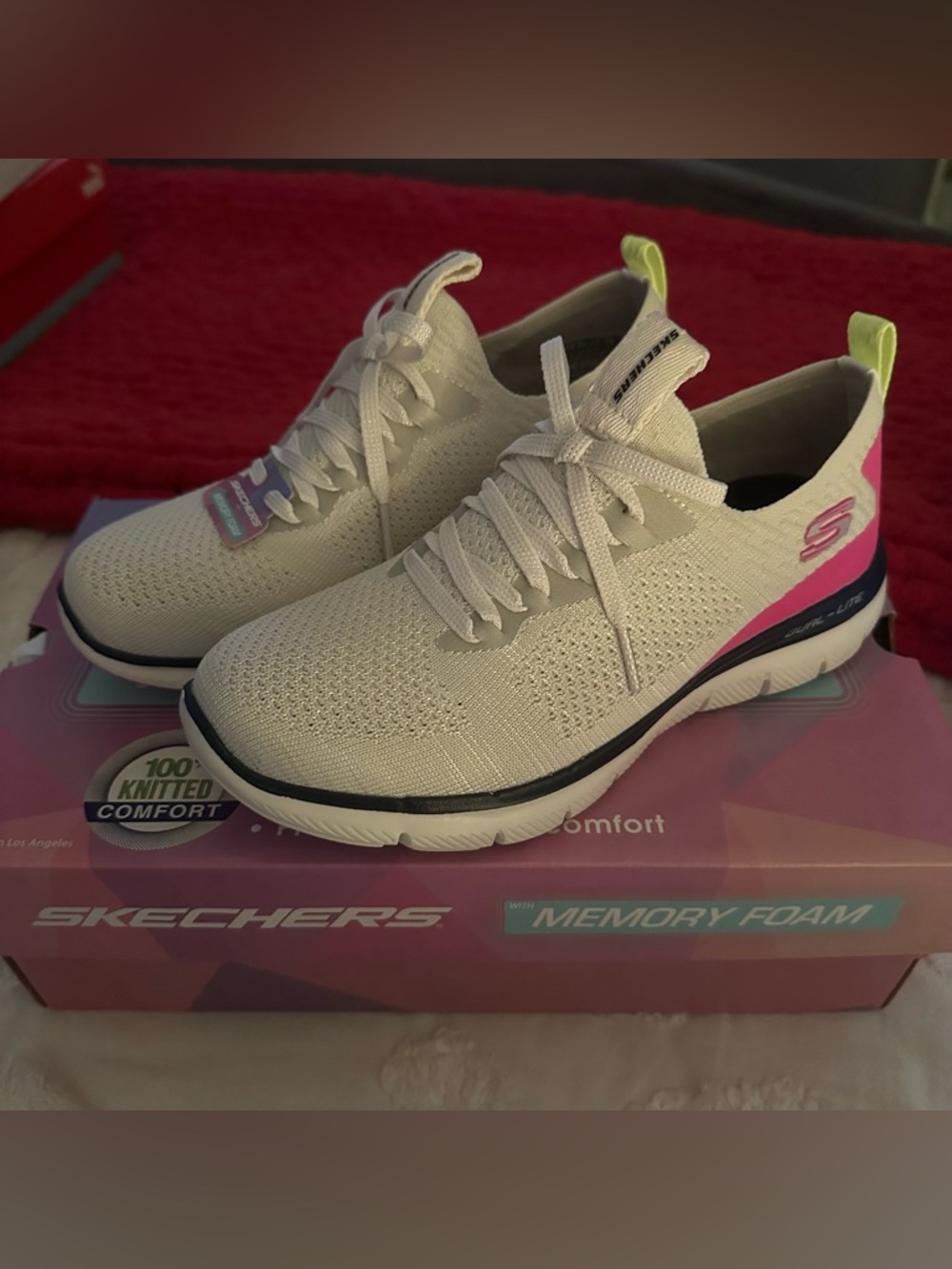 Skechers Memory Foam Sneakers - NEVER WORN! SIZE 7